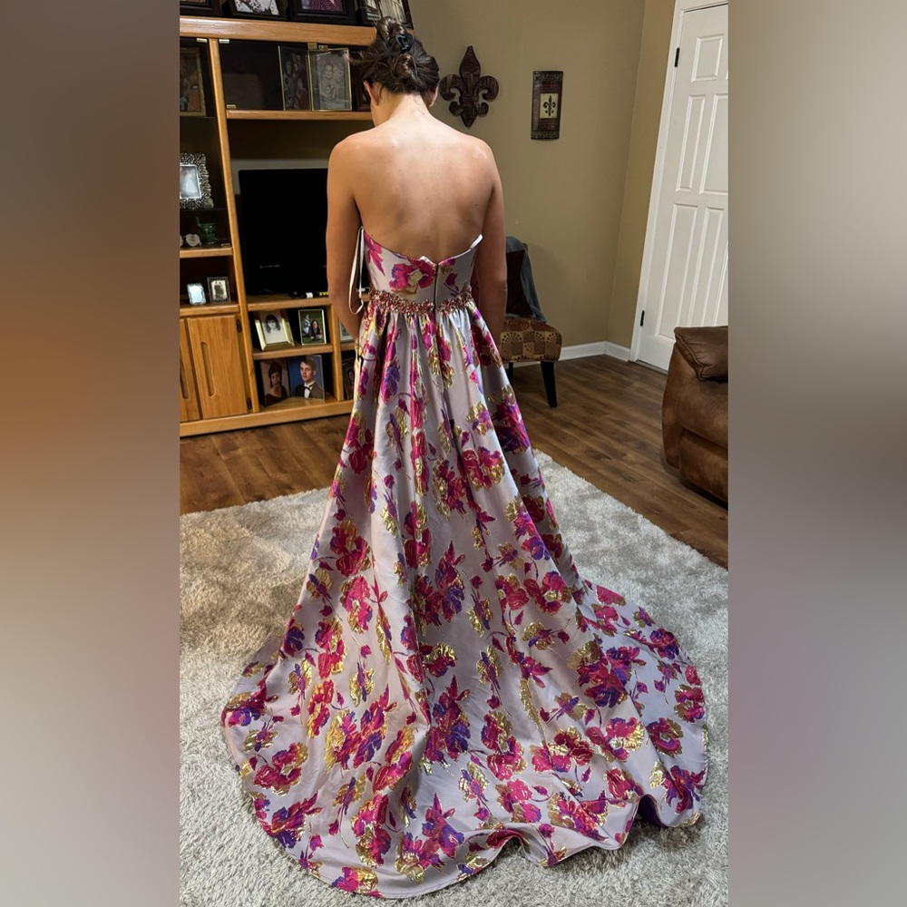Mac Duggal Floral Couture Sweetheart Gown Style 77651 Size 4 - Picture 5 of 13